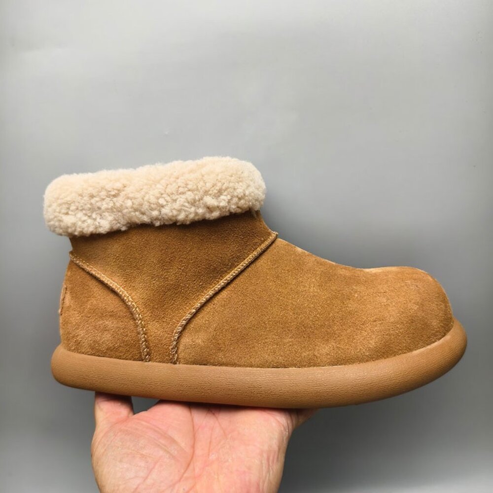 UGG Womens Chestnut Lambswool Snow Boots